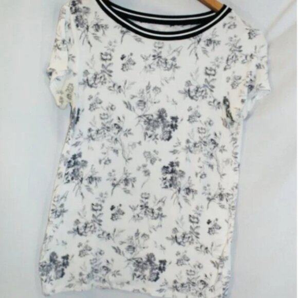 American Eagle Soft & Sexy Tee Size XS - Picture 1 of 5